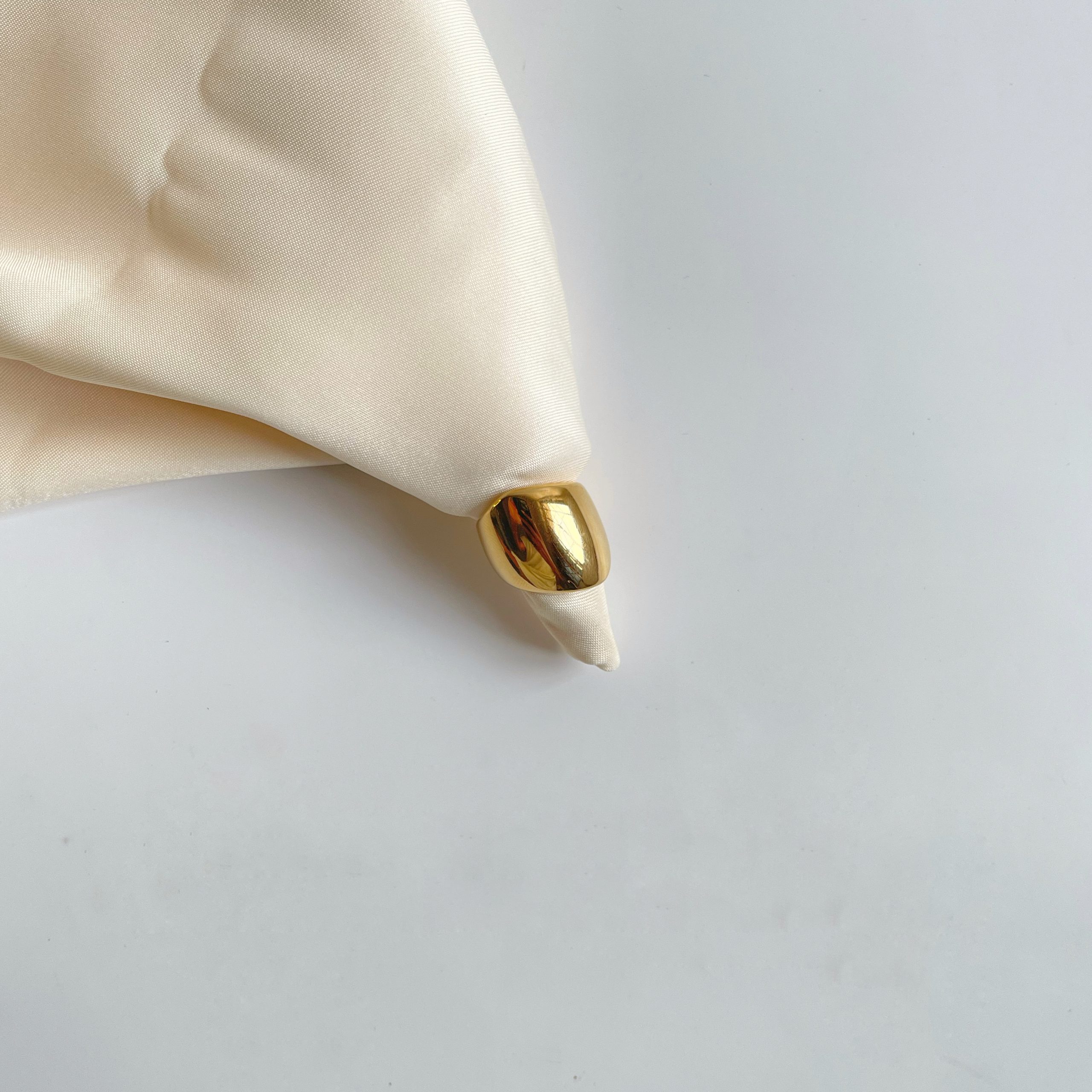 TETISHERI CHUNKY RING